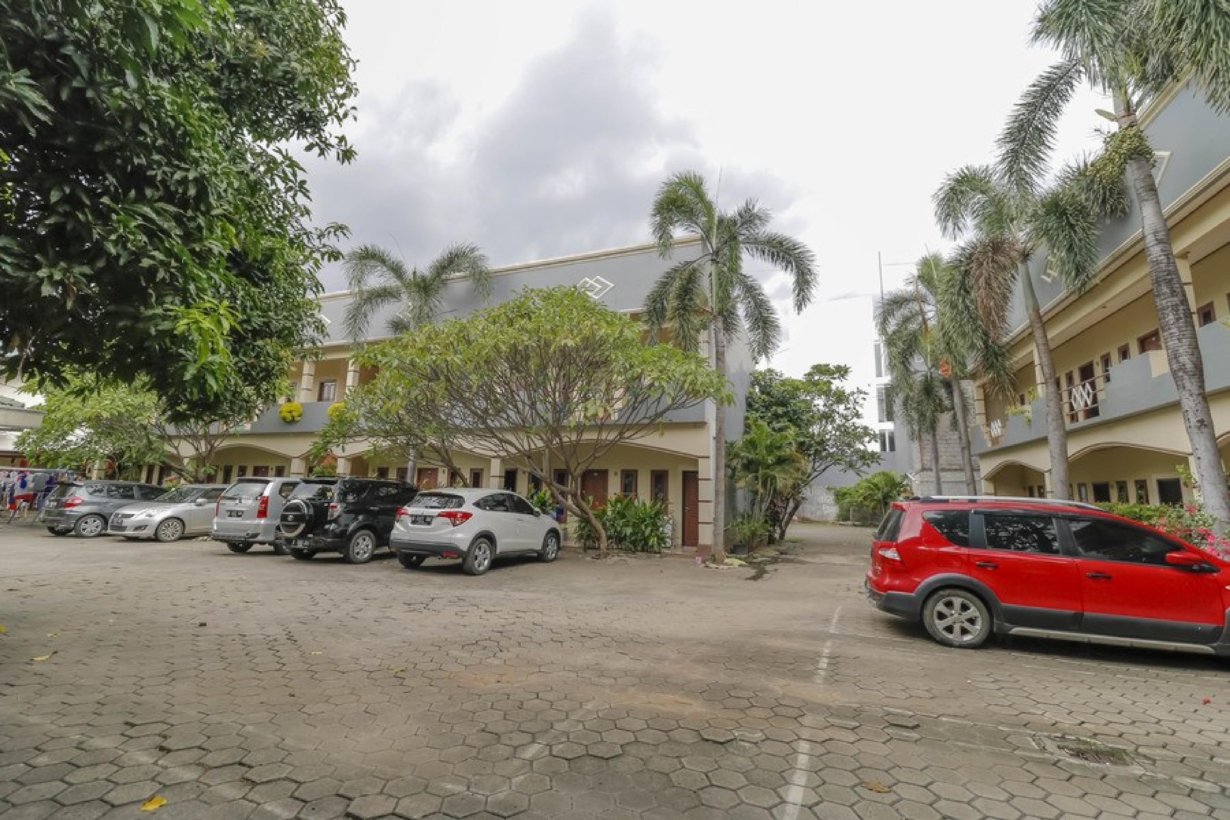 Reddoorz Plus @ Karet Pedurenan 3 Giacarta Esterno foto