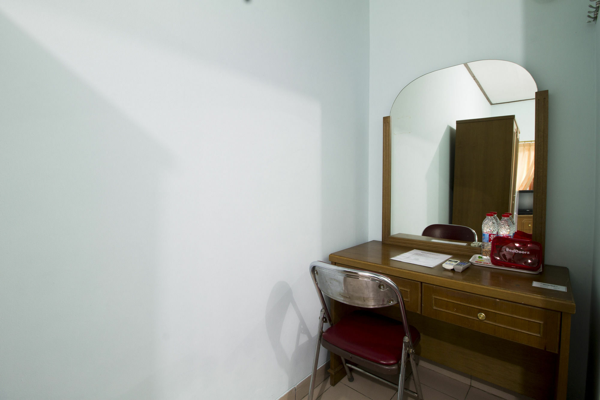 Reddoorz Plus @ Karet Pedurenan 3 Giacarta Esterno foto