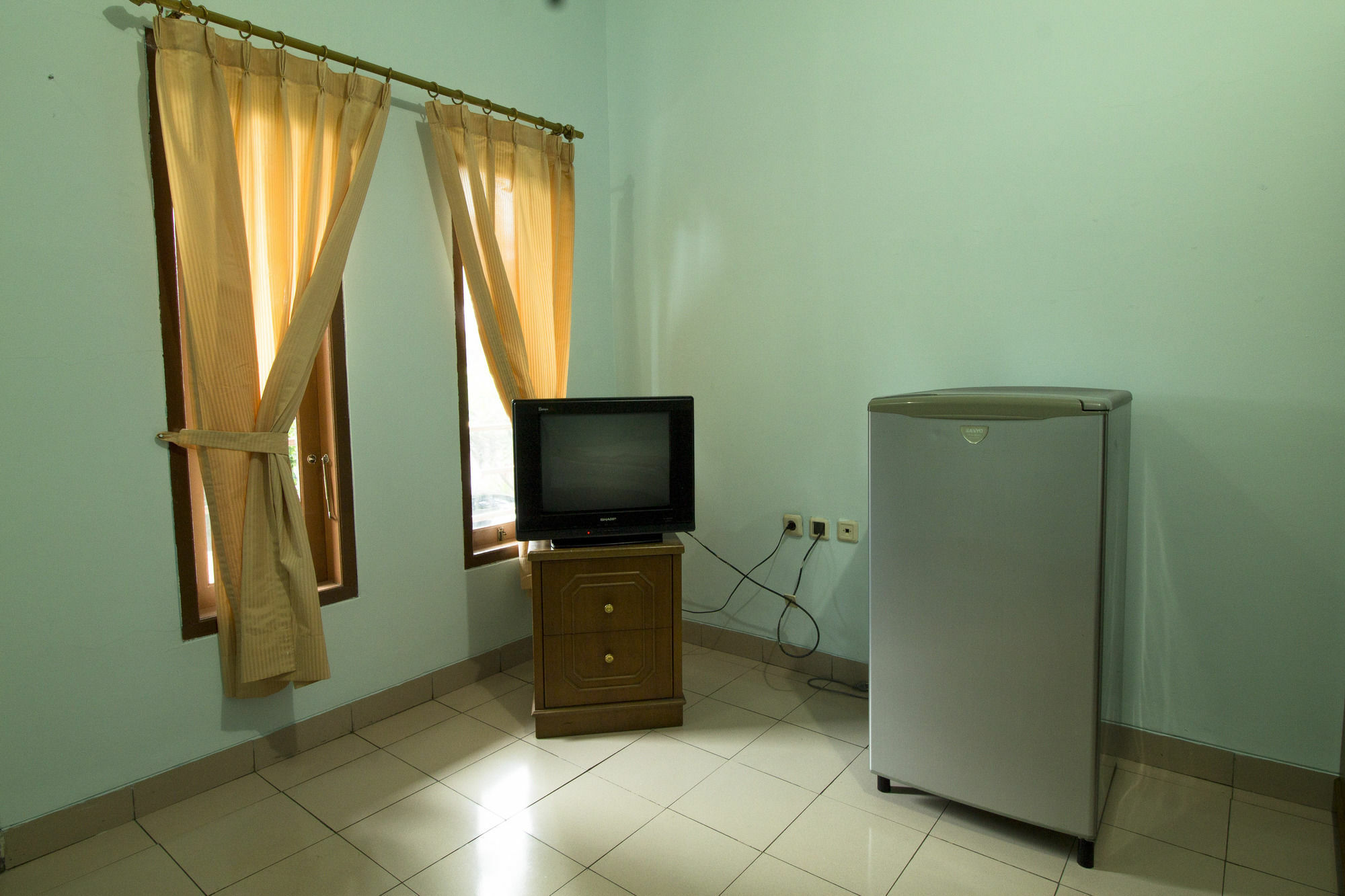 Reddoorz Plus @ Karet Pedurenan 3 Giacarta Esterno foto